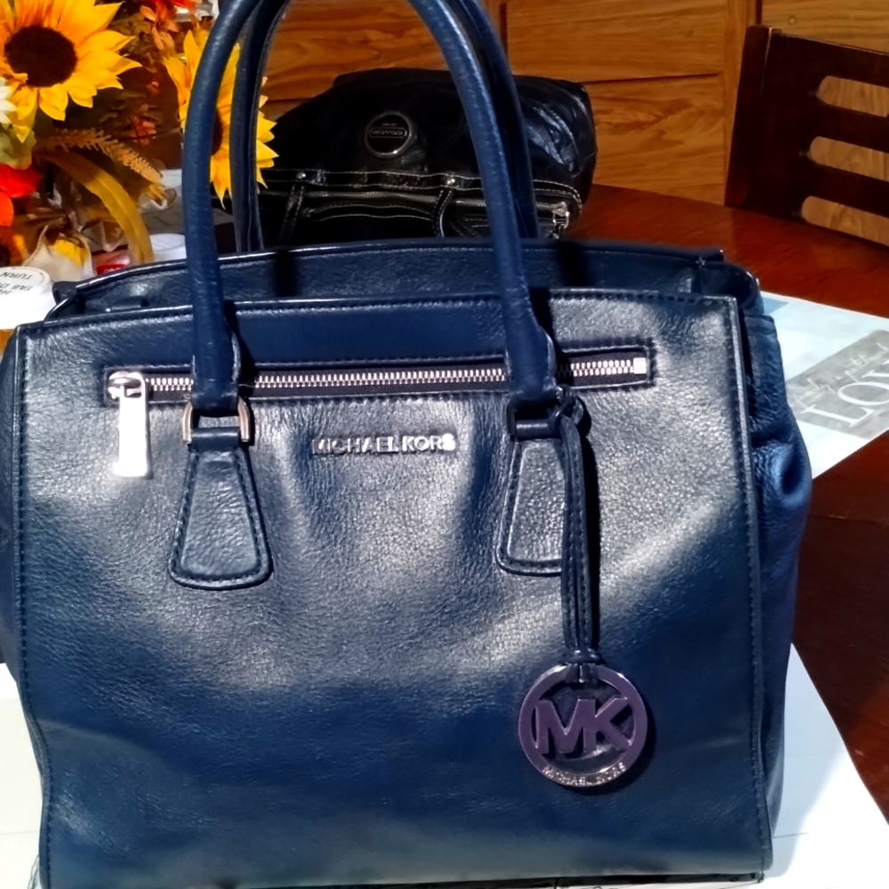Michael kors marine blue? Pretty blue?🤣